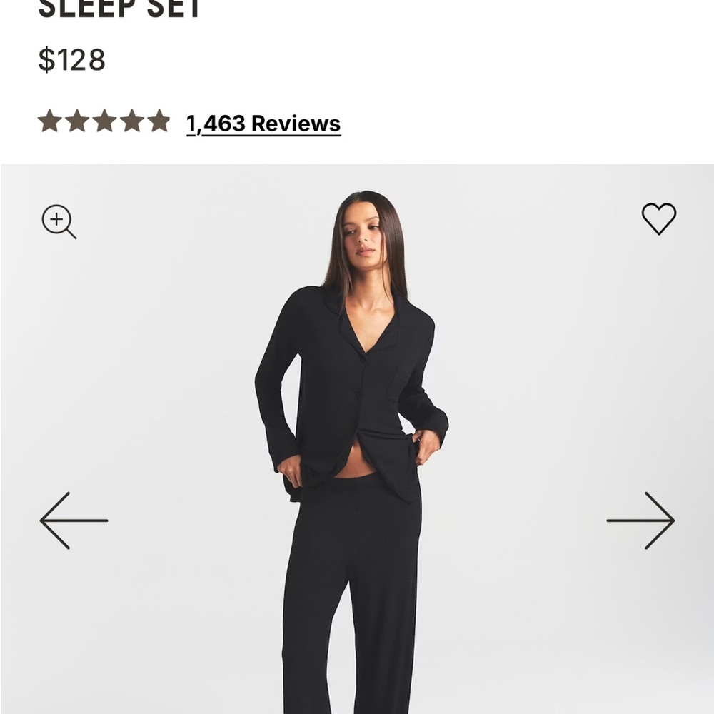 SKIMS Soft Lounge Sleep Set - Onyx - Picture 4 of 6